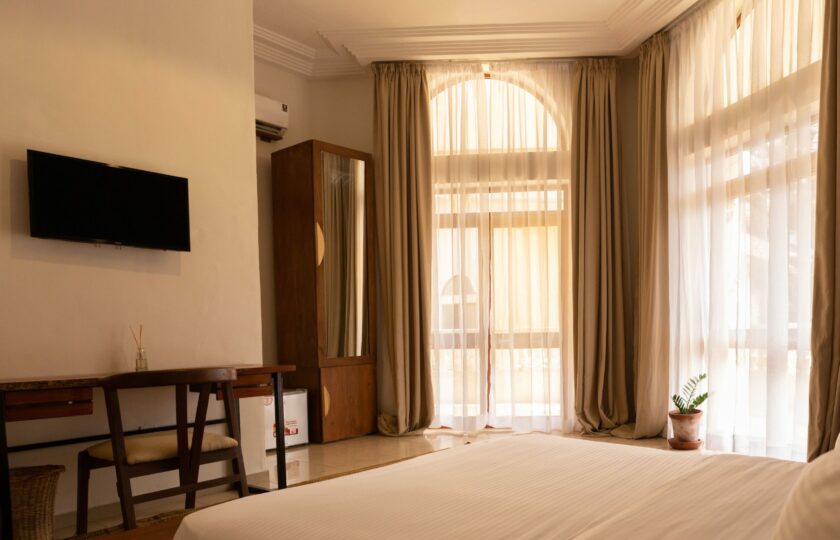 Les chambres du Tamarin Hotel : confort et raffinement au cœur de Cotonou