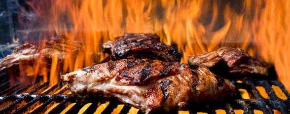 Grillades préparées au barbecue pendant le Festival des Grillades de Cotonou