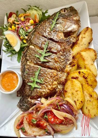 Poisson braisé au Festival des Grillades de Cotonou.